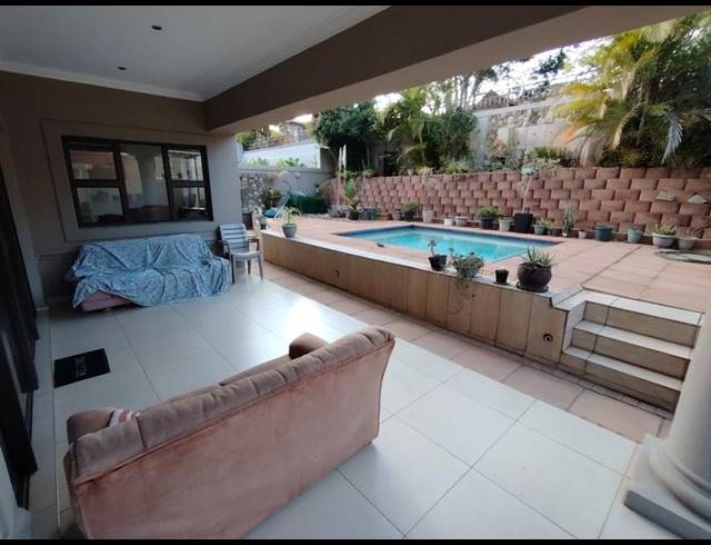 3 BEDROOM TOWNHOUSE FOR SALE IN IZINGA